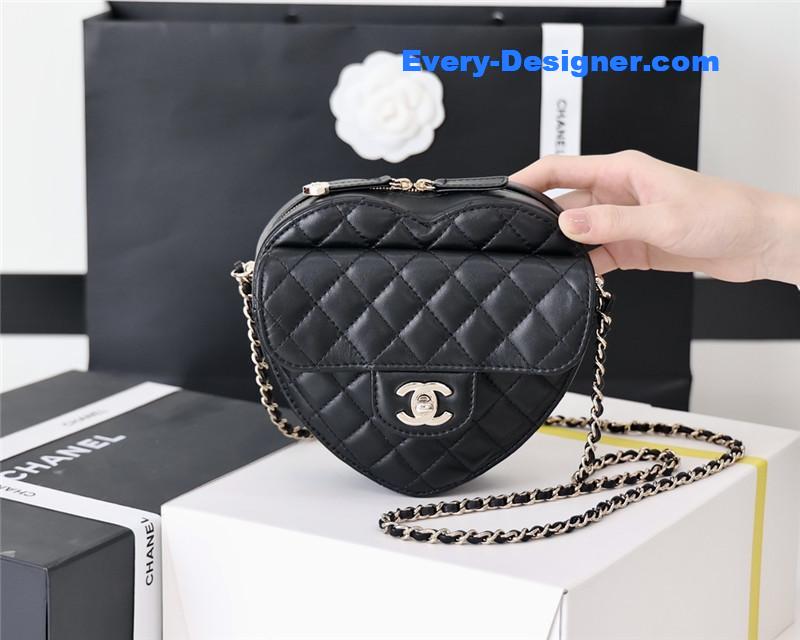 ch**el D1am0nd heart bag black