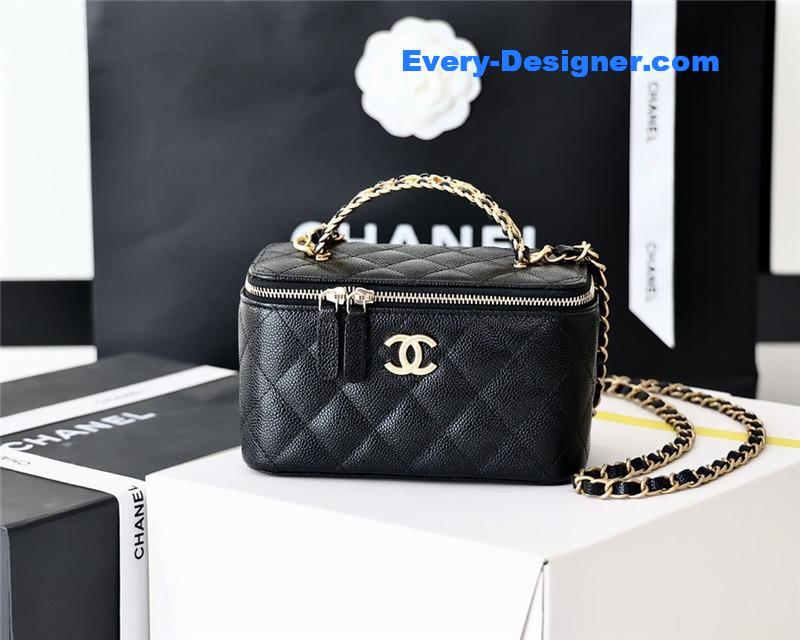 Ch**el caviar vanity case 17cm
