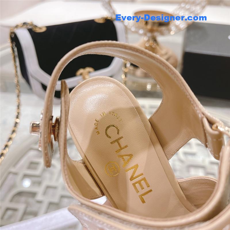 CC early spring catwalk new thick heel sandals