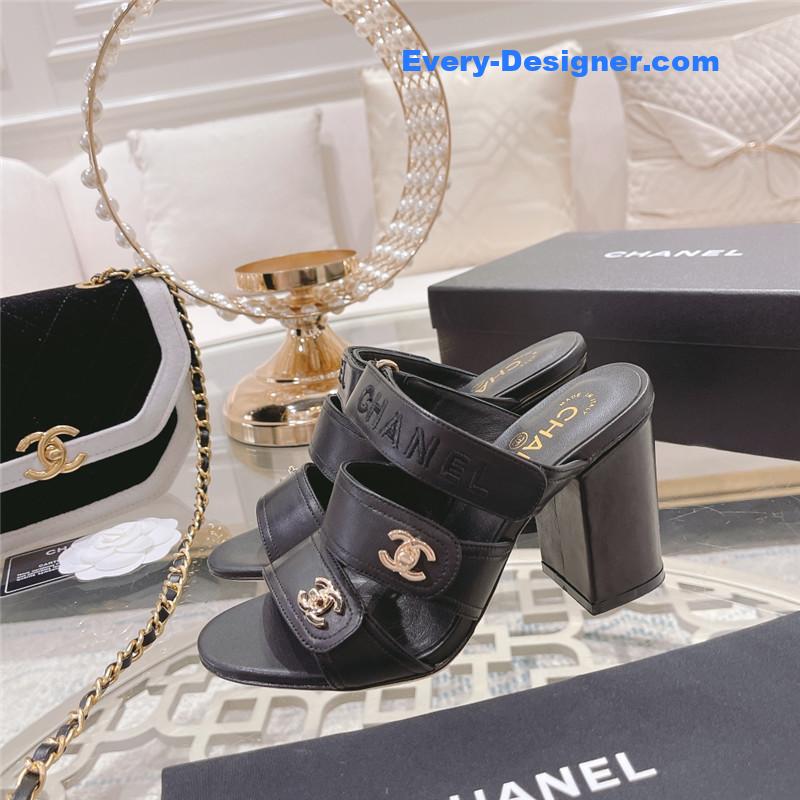 CC early spring catwalk new high-heeled sandals
