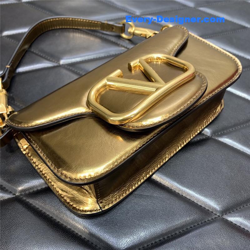 Va1e*ntin0 garavani mini loco bag