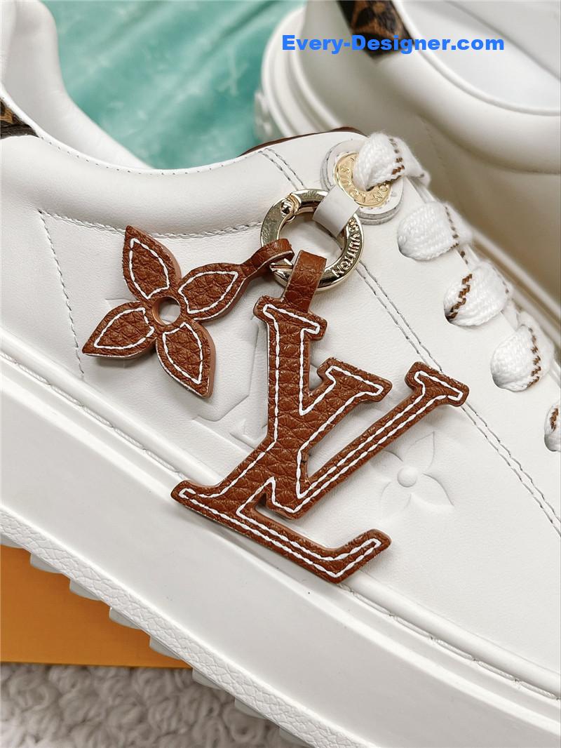 l0vis Vvtt0n lv classic platform sneakers