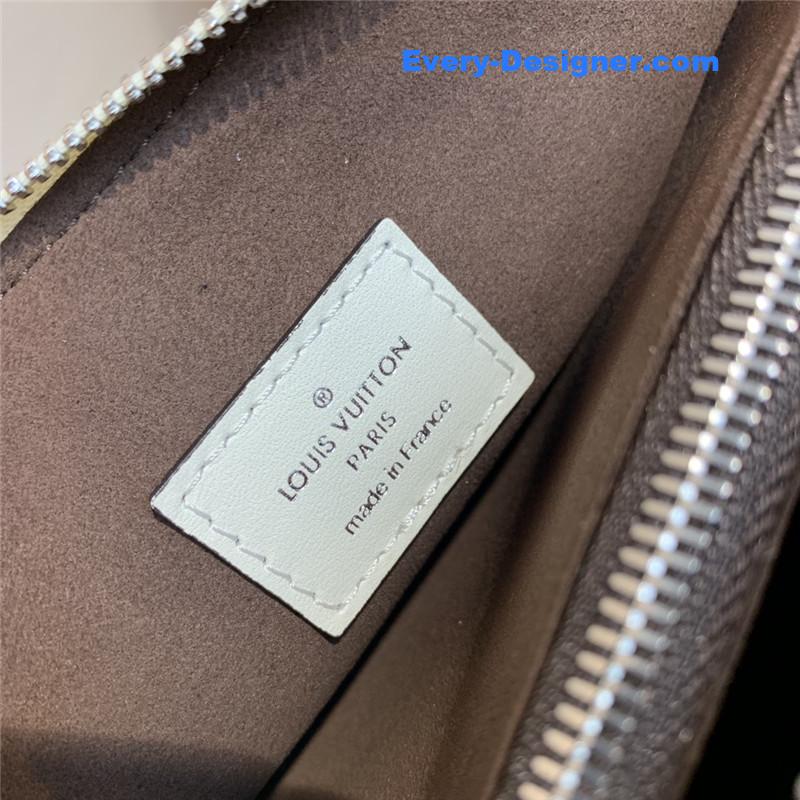 l0vis Vvtt0n lv crocodile coussin small bag