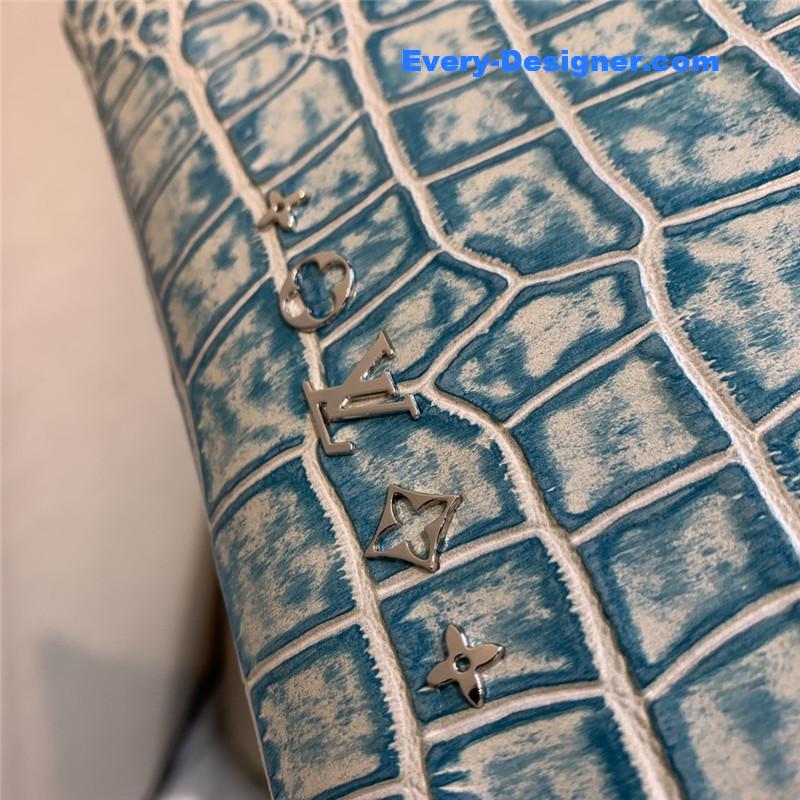 l0vis Vvtt0n lv crocodile coussin small bag