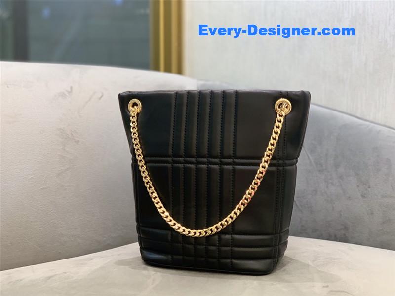 Bv*b*rry pocket bag