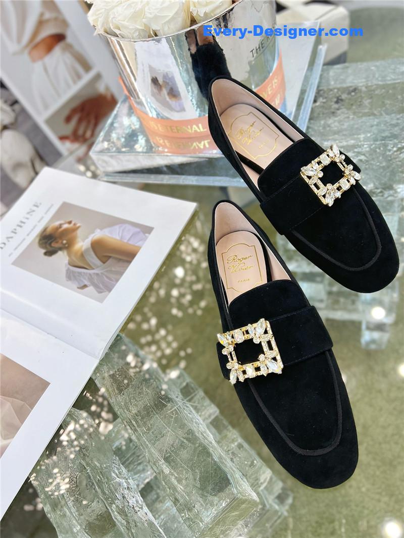 roger u1u1er d1am0nd buckle loafers