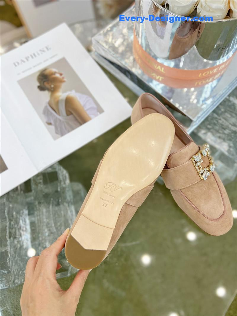 roger u1u1er d1am0nd buckle loafers