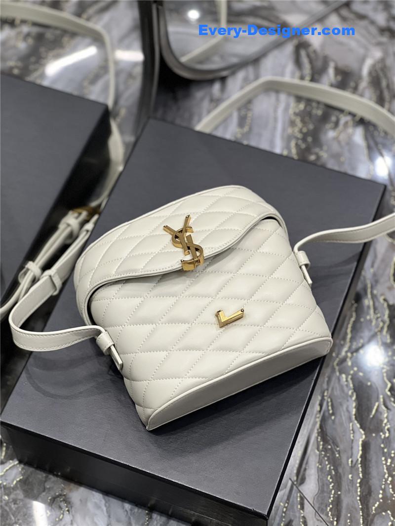 Y51 june box bag