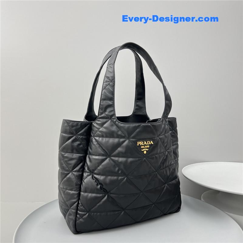 Pra*a shopping bag