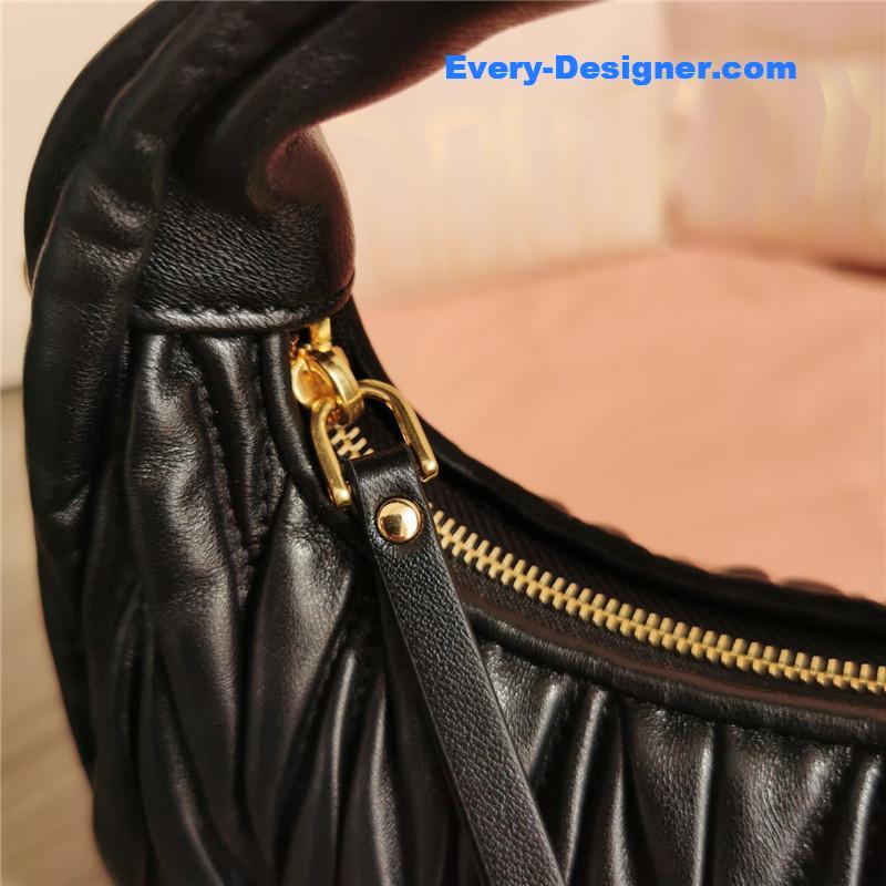 M1um1u new mini miuwander handbag