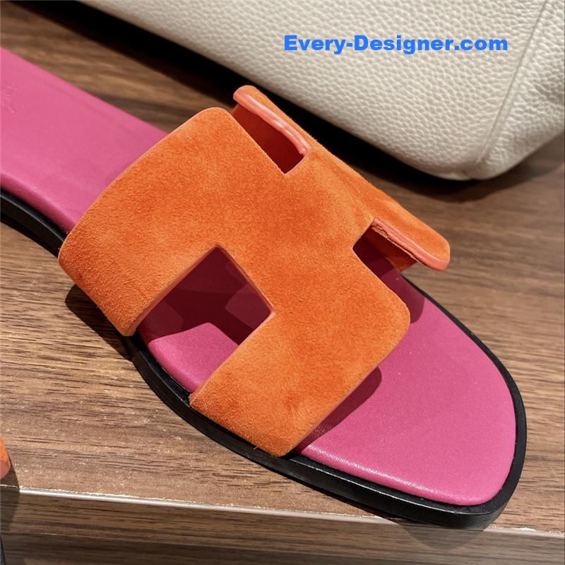 H**me5 h buckle slippers