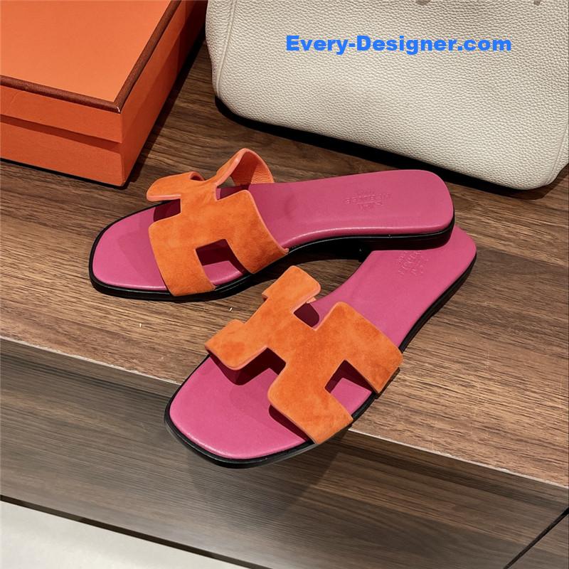 H**me5 h buckle slippers