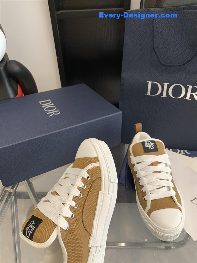 D10r latest electric embroidered lovers bread shoes