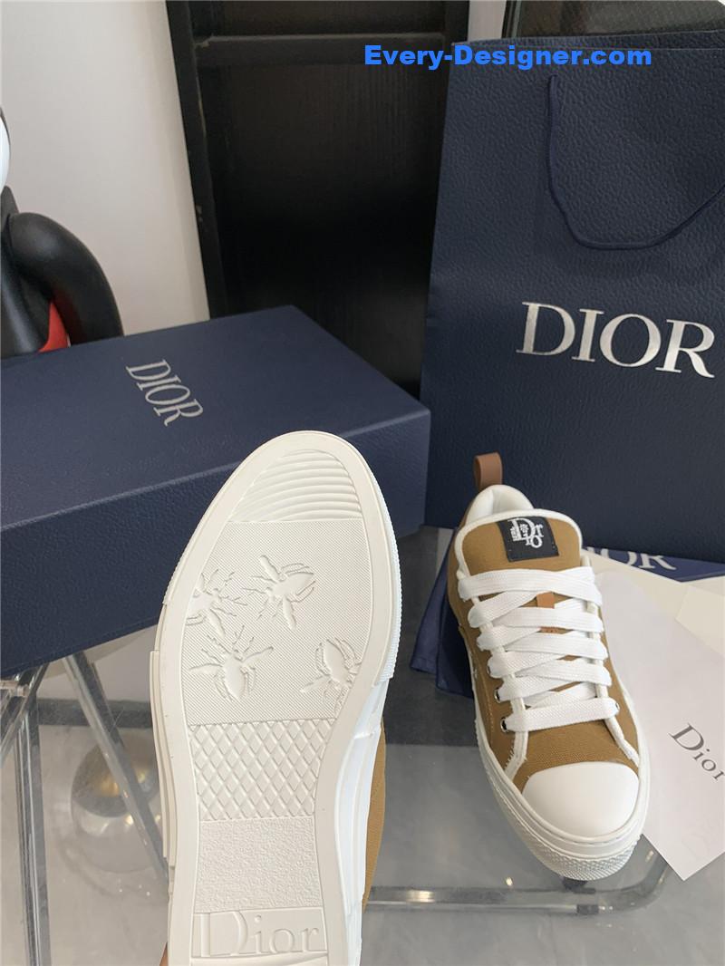 D10r latest electric embroidered lovers bread shoes