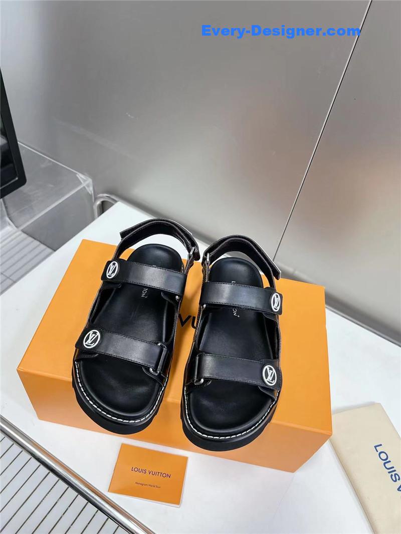 l0vis Vvtt0n lv spring summer beach sandals