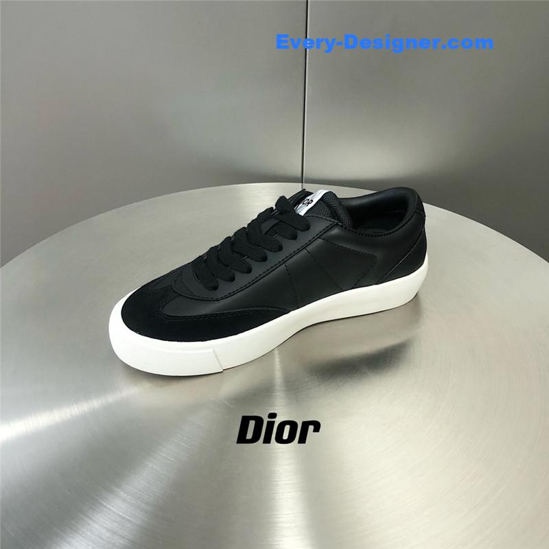 D10r low top sneakers