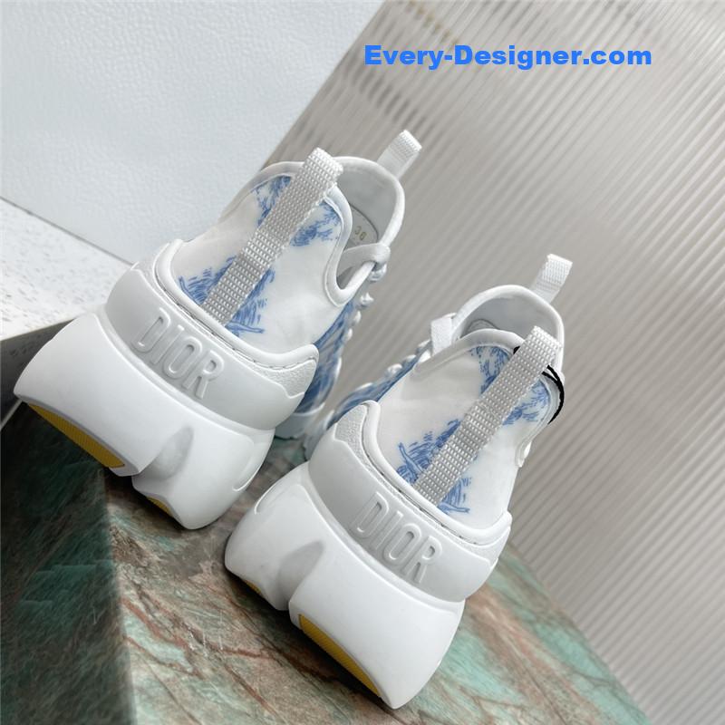 D10r old shoes