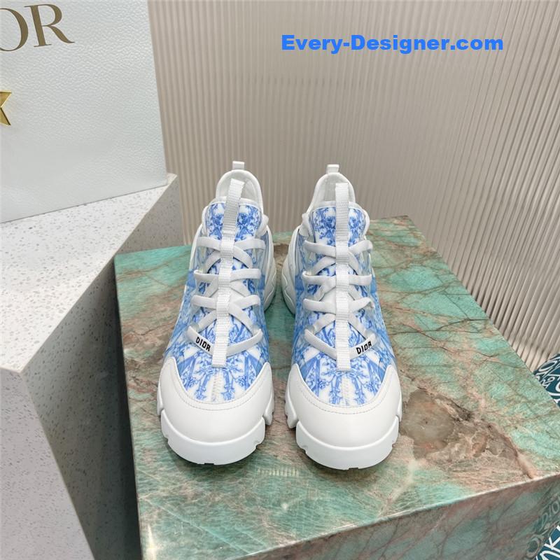 D10r old shoes