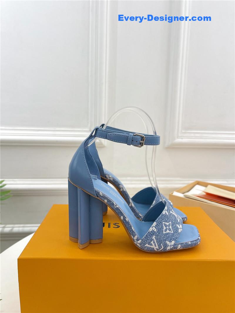 l0vis Vvtt0n lv plum blossom and sandals