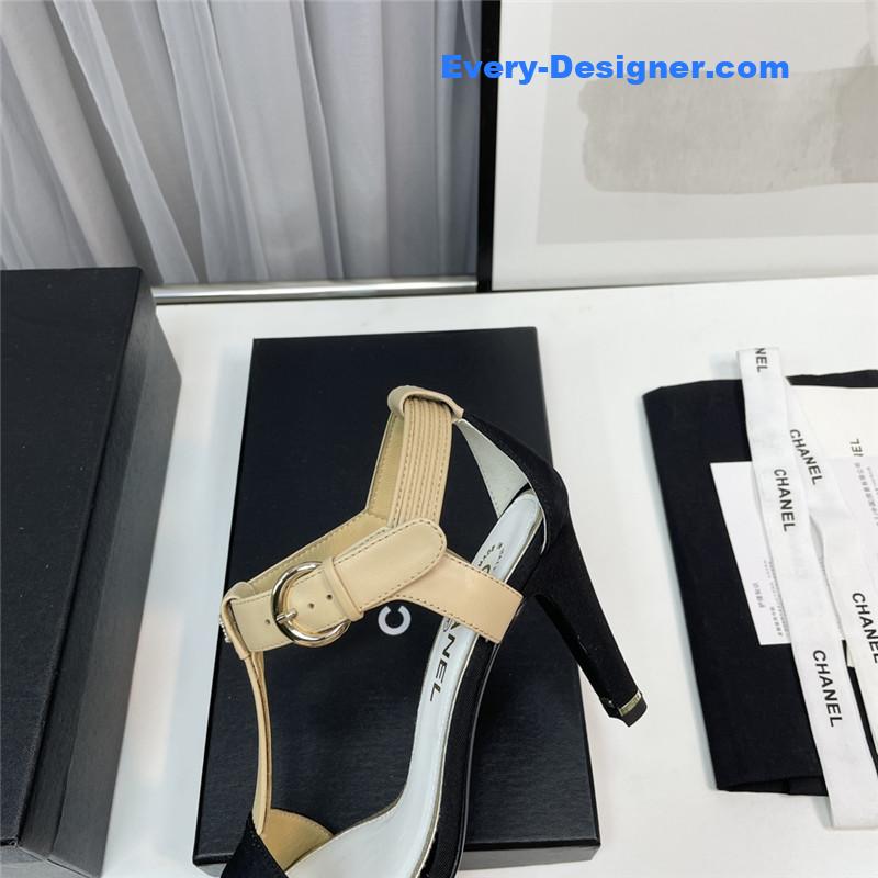 CC classic chain accessories sandals