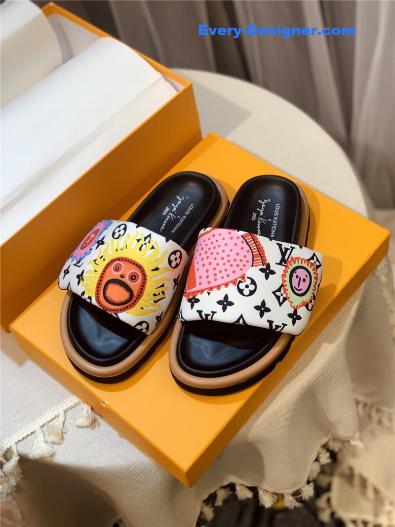 l0vis Vvtt0n lv couple slippers
