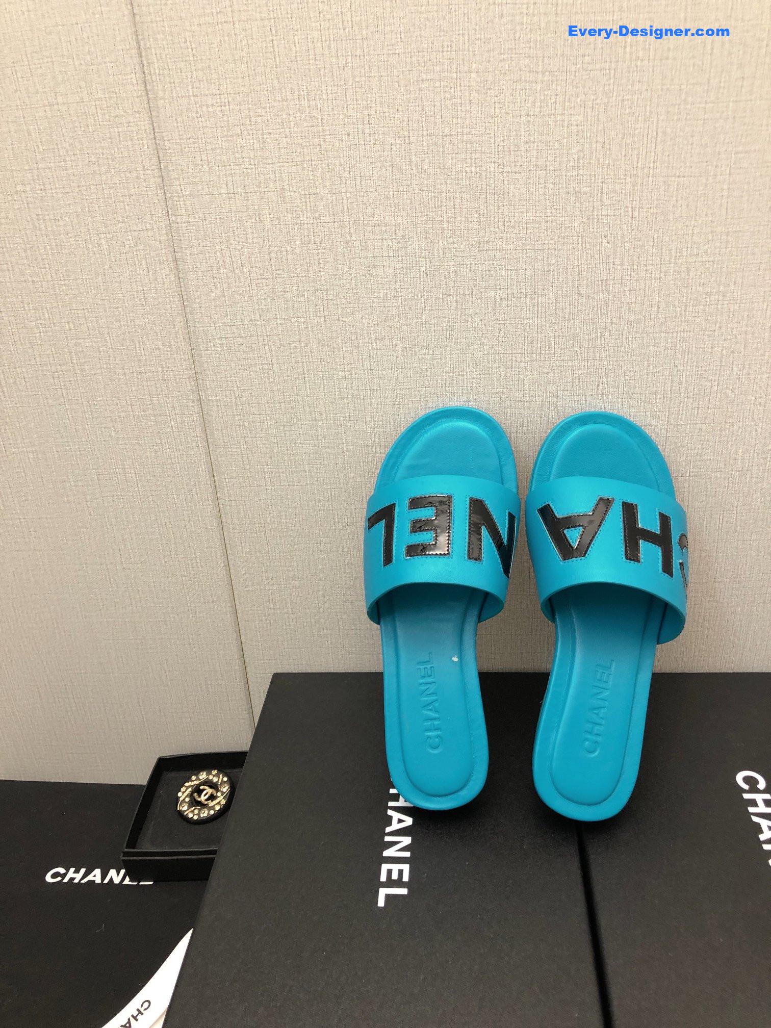 CC color matching letter leather buckle slippers