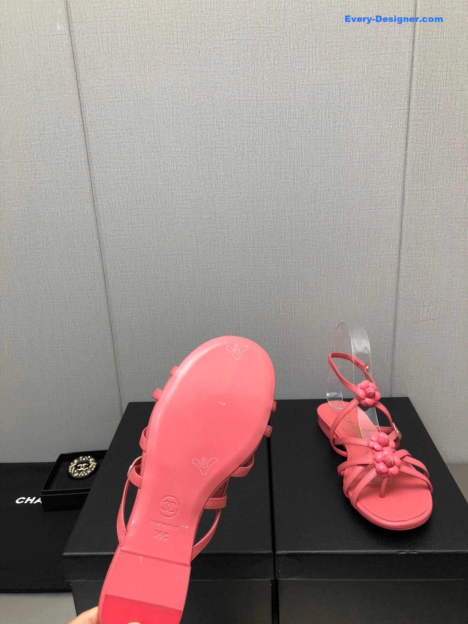 CC classic chain accessories flower sandals
