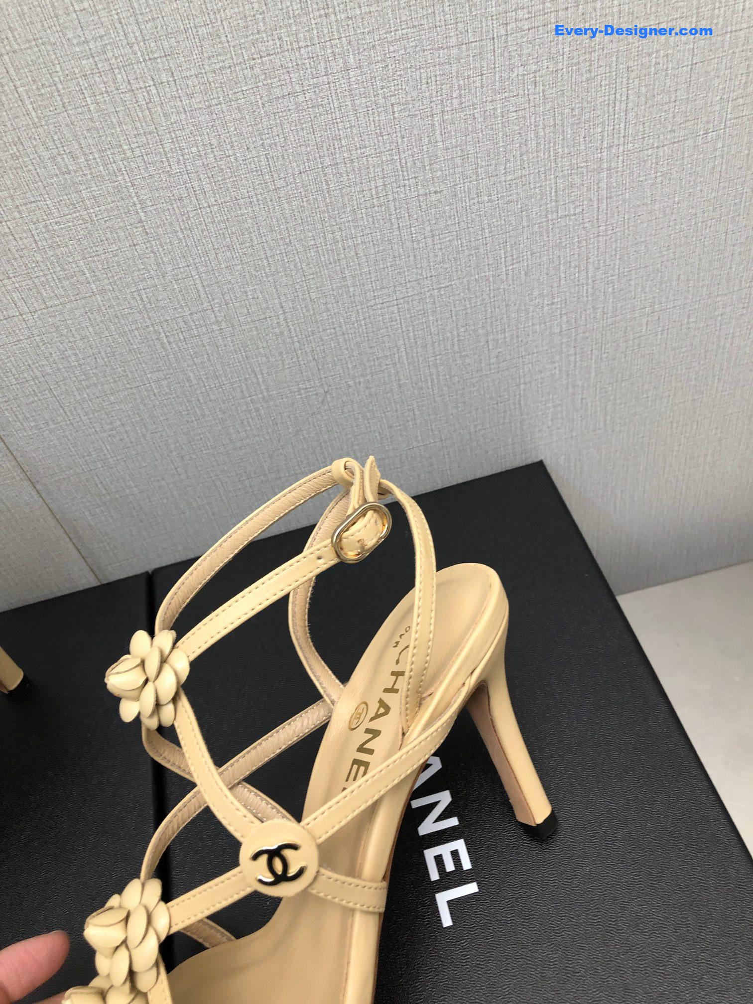 CC classic chain accessories flower sandals