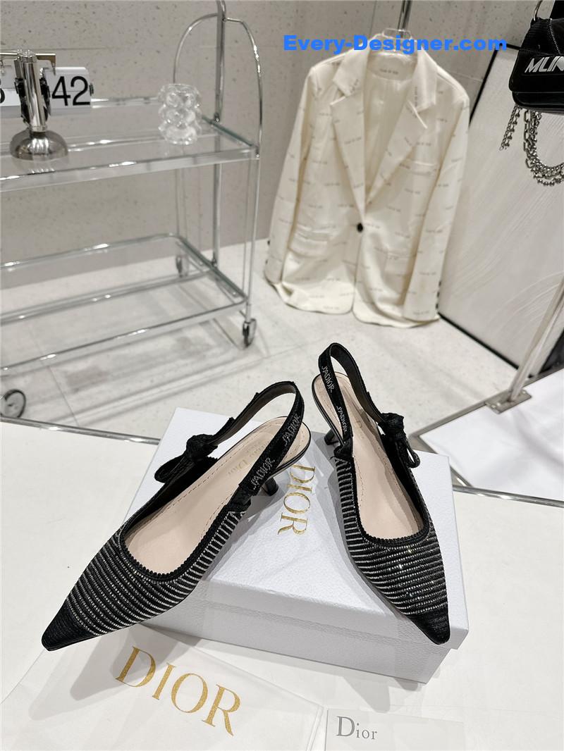 D10r kitten heel high heels