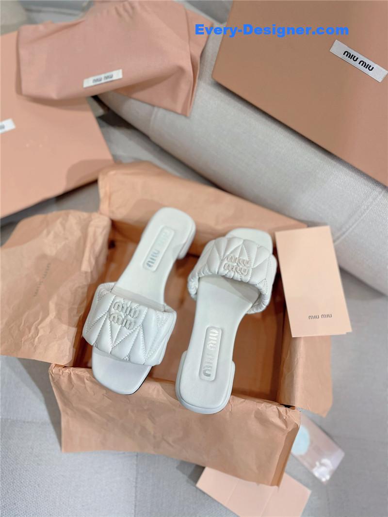 M1um1u slipper sandals in crinkled nappa