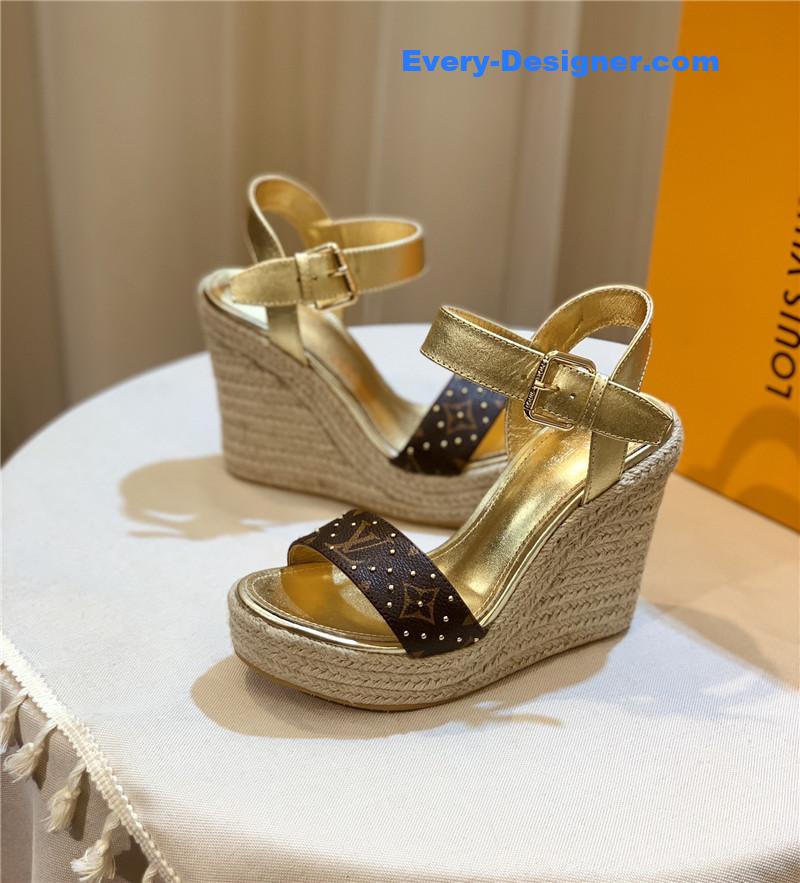 l0vis vvtt0n lv hot D1am0nd wedge sandals