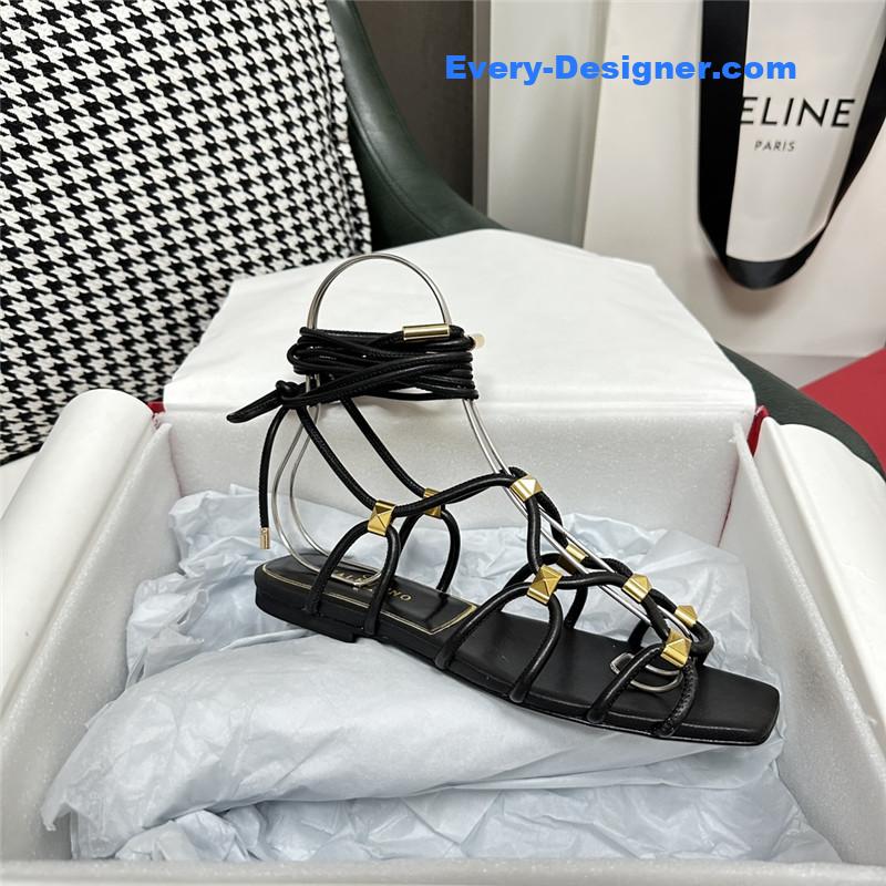 Va1e*ntin0 roman flat sandals