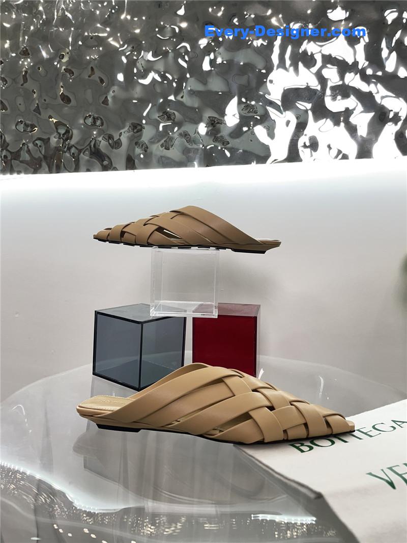 b0tt*ga Ven*ta square toe flat woven slides