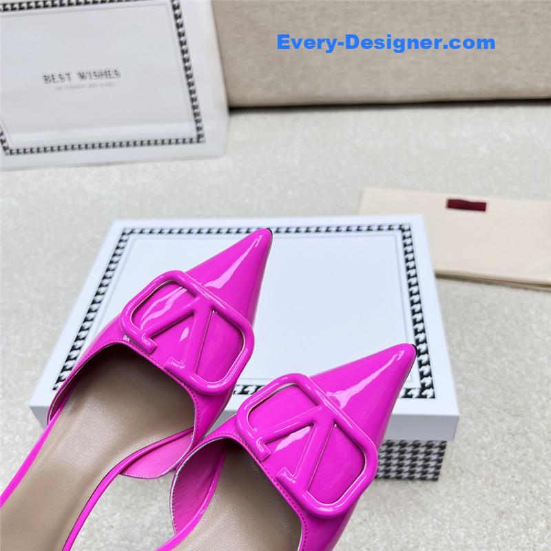 Va1e*ntin0 latest v logo buckle back air slippers