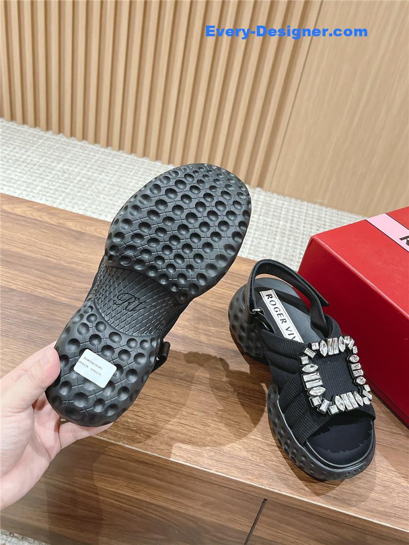 roger u1u1er d1am0nd buckle platform sandals