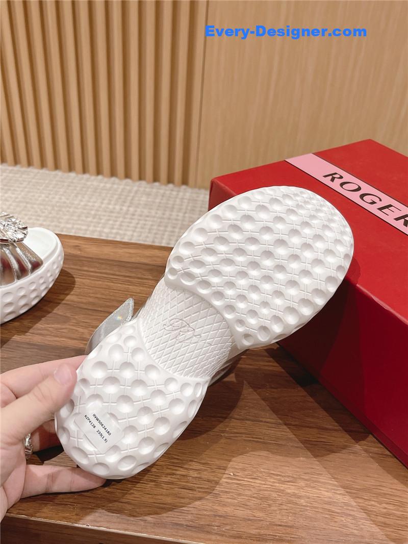 roger u1u1er d1am0nd buckle platform sandals