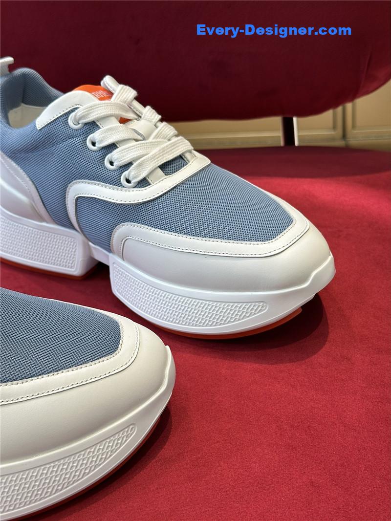 H**me5 new sneakers