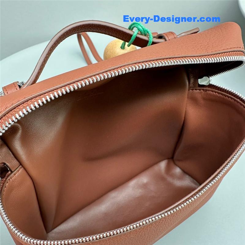 L0r0 P1ana extra pocket backpack