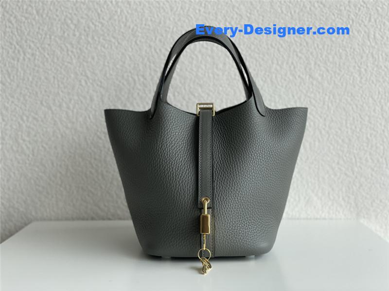H**me5 lock 18 bag