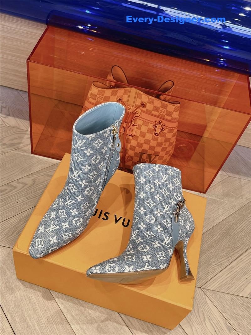 l0vis Vvtt0n lv logo printed short boots