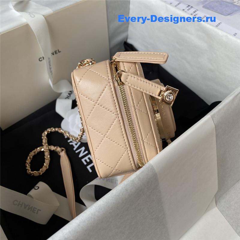 Ch**el camera bag
