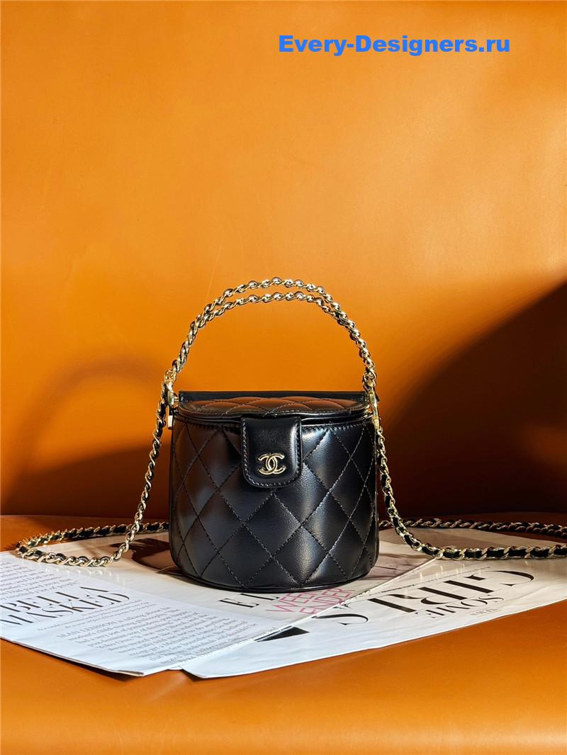 Ch**el handle cosmetic bag