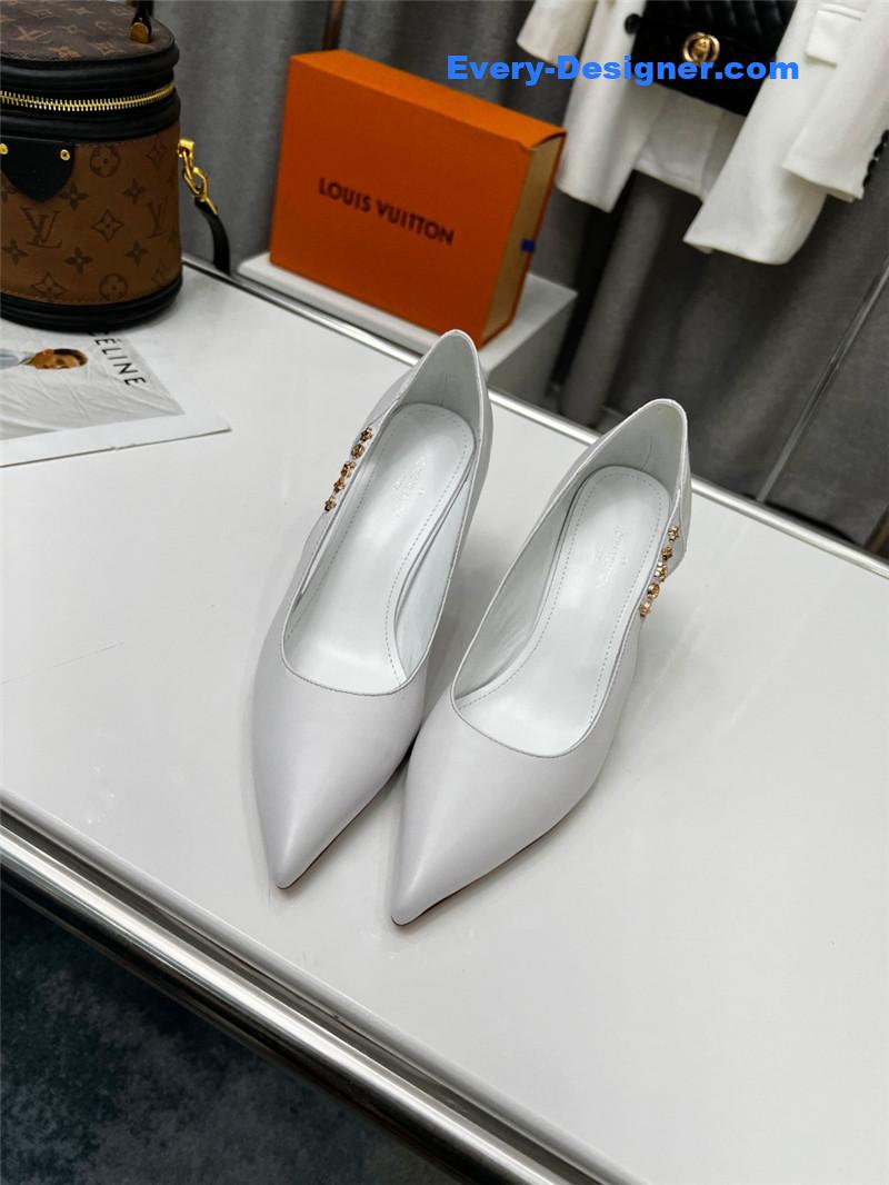 l0vis Vvtt0n lv metal buckle high heels