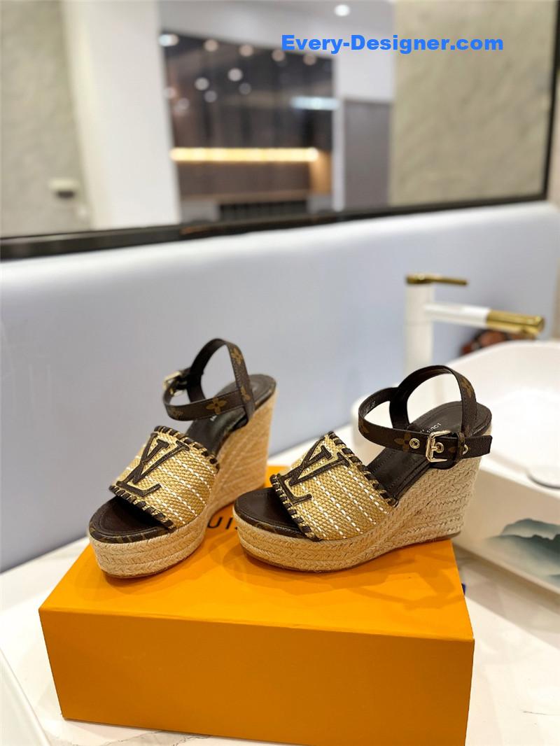 l0vis Vvtt0n lv latest catwalk platform sandals
