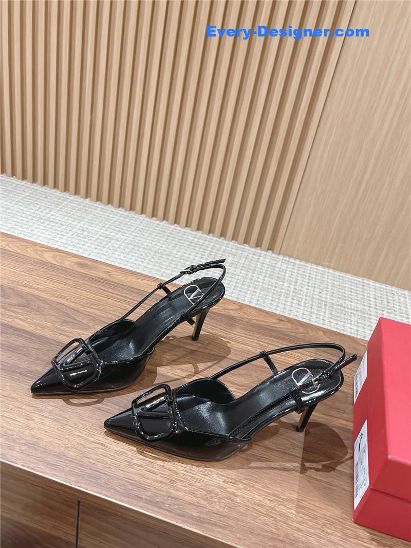 Va1e*ntin0 v buckle kitten heel sandals