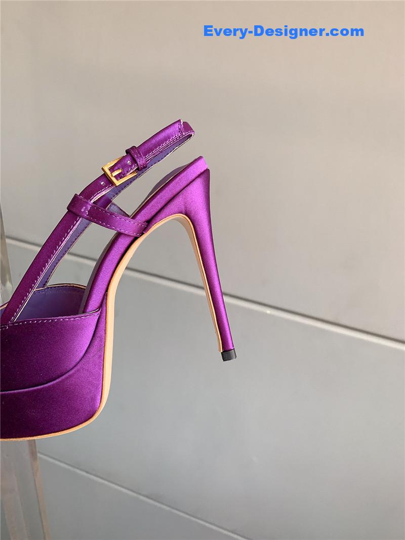 Va1e*ntin0 new sky high heels