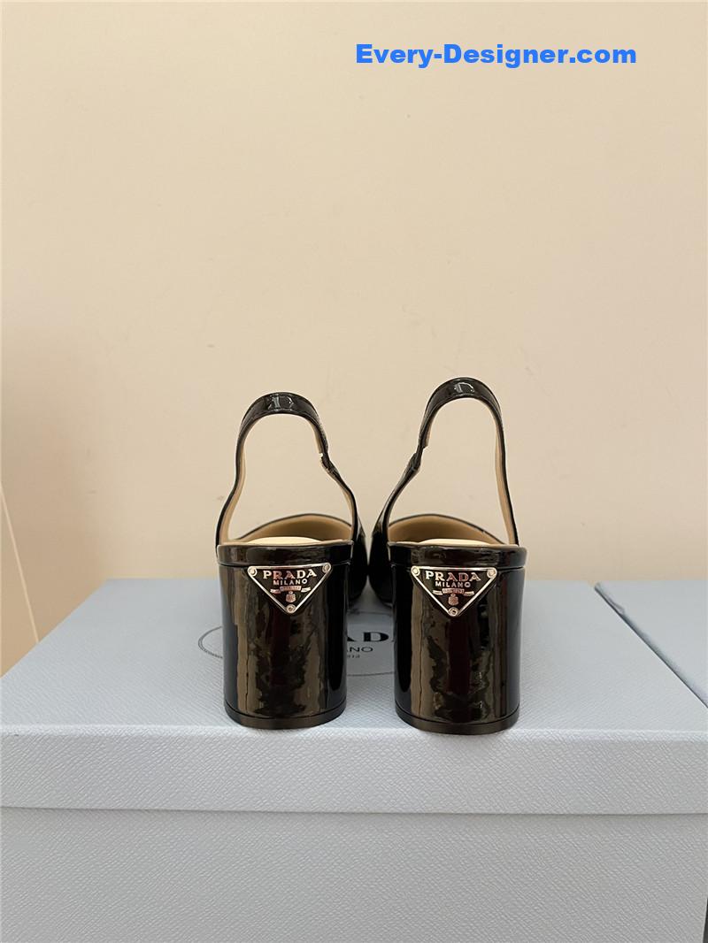Pra*a new vintage mid heel sandals