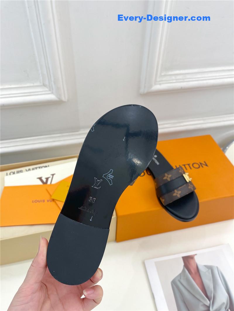 l0vis Vvtt0n lv spring and summer new metal buckle slippers