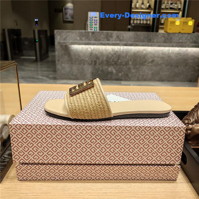 Givenchy Trendy Flat Slides
