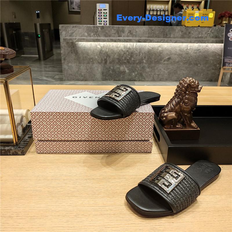 Givenchy Trendy Flat Slides